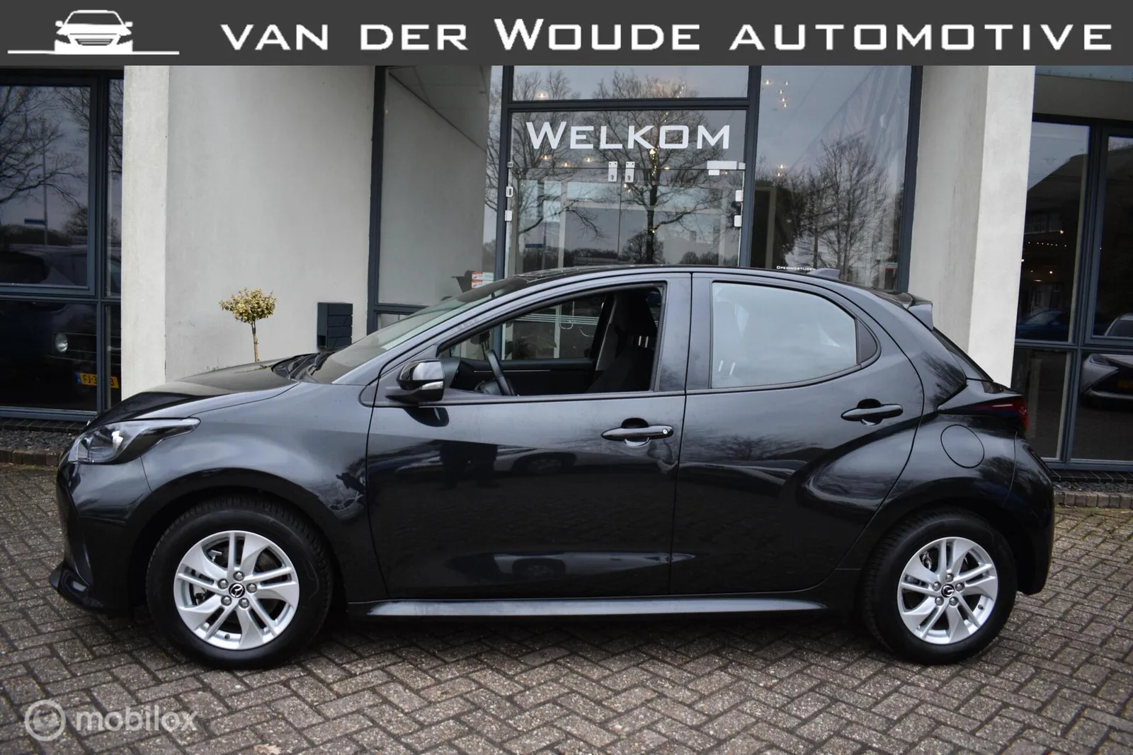 Mazda 2 Hybrid (2024) — foto 1