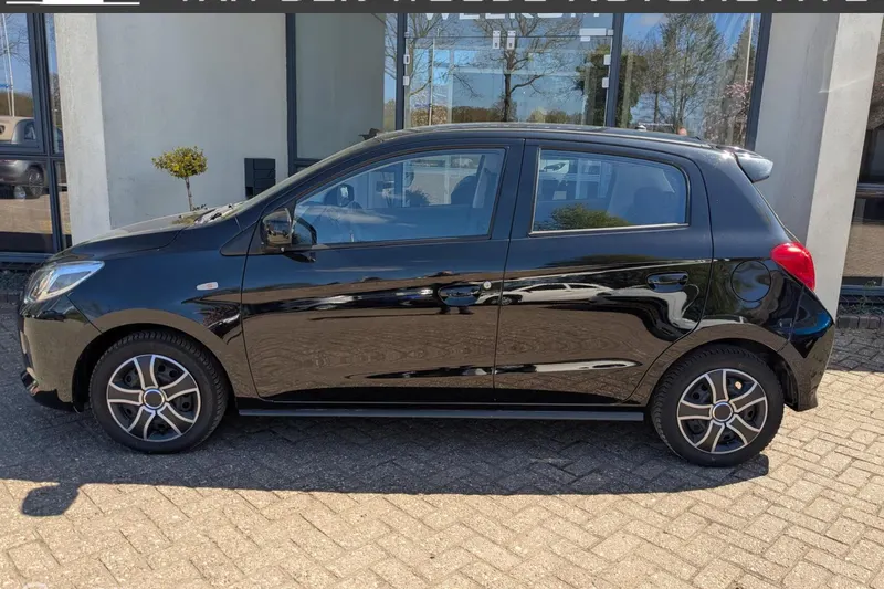 Mitsubishi Space Star (2022)