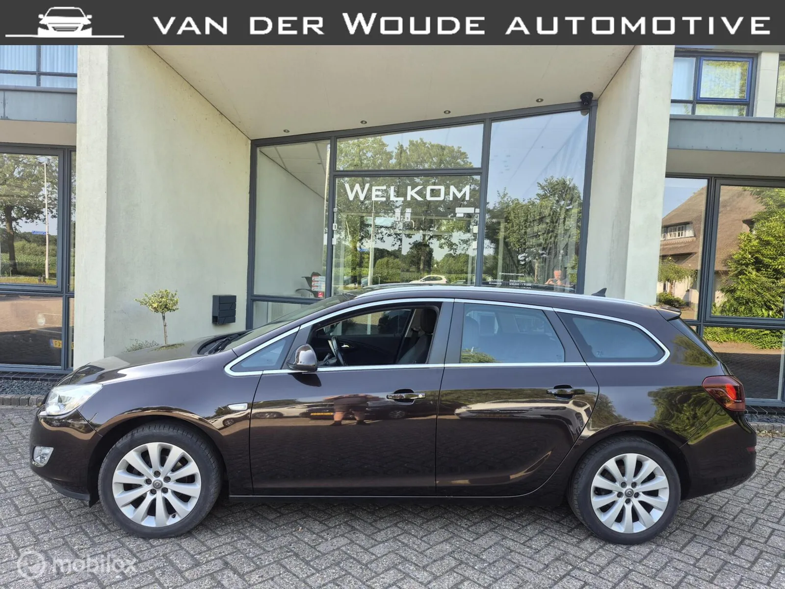 Opel Astra (2012) — foto 1