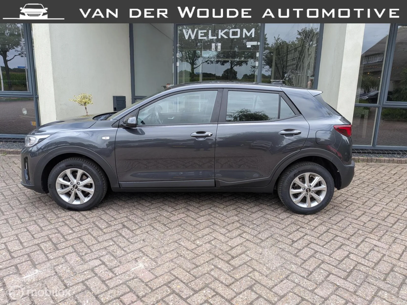 Kia Stonic (2018) — foto 1