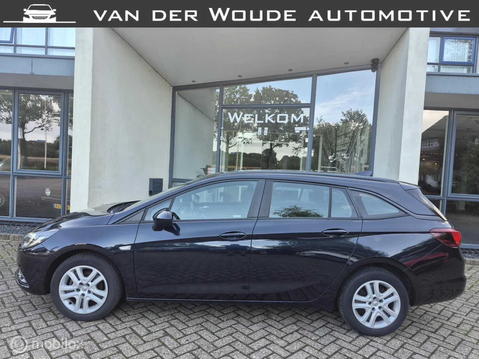 Opel Astra (2018) — foto 1