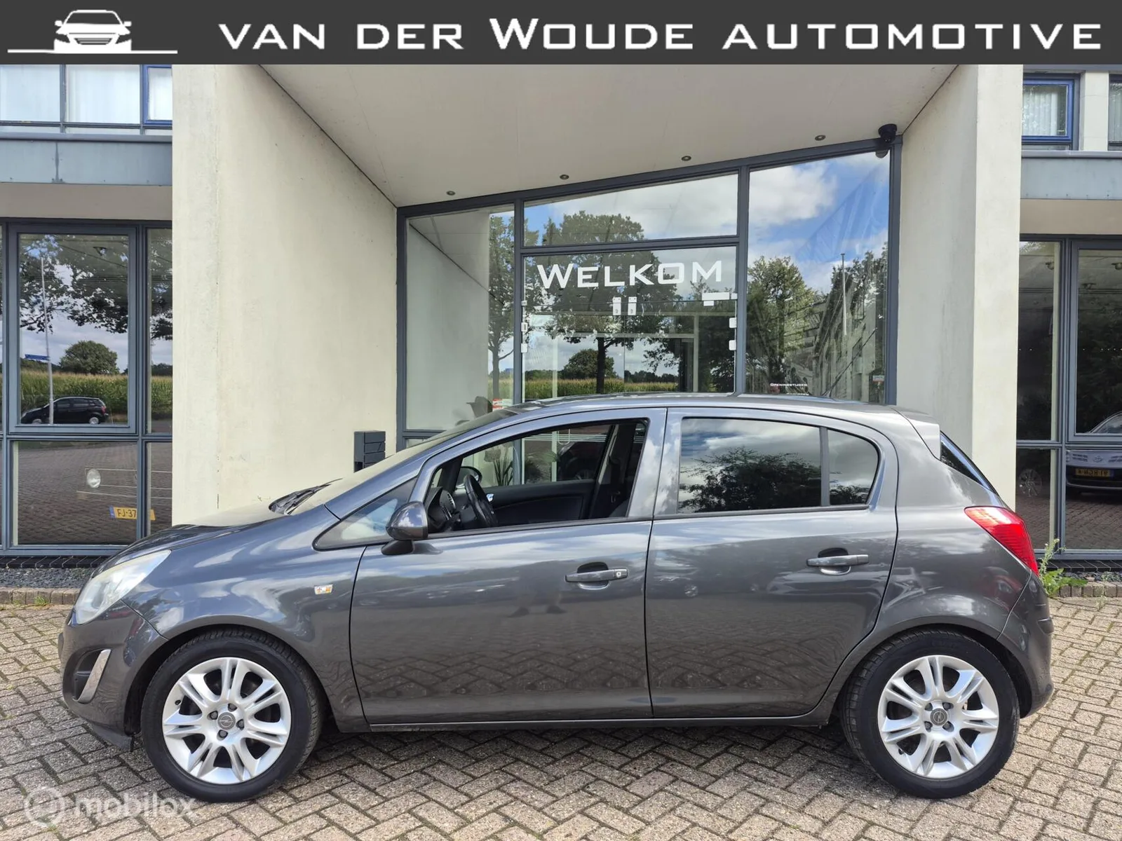 Opel Corsa (2011) — foto 1