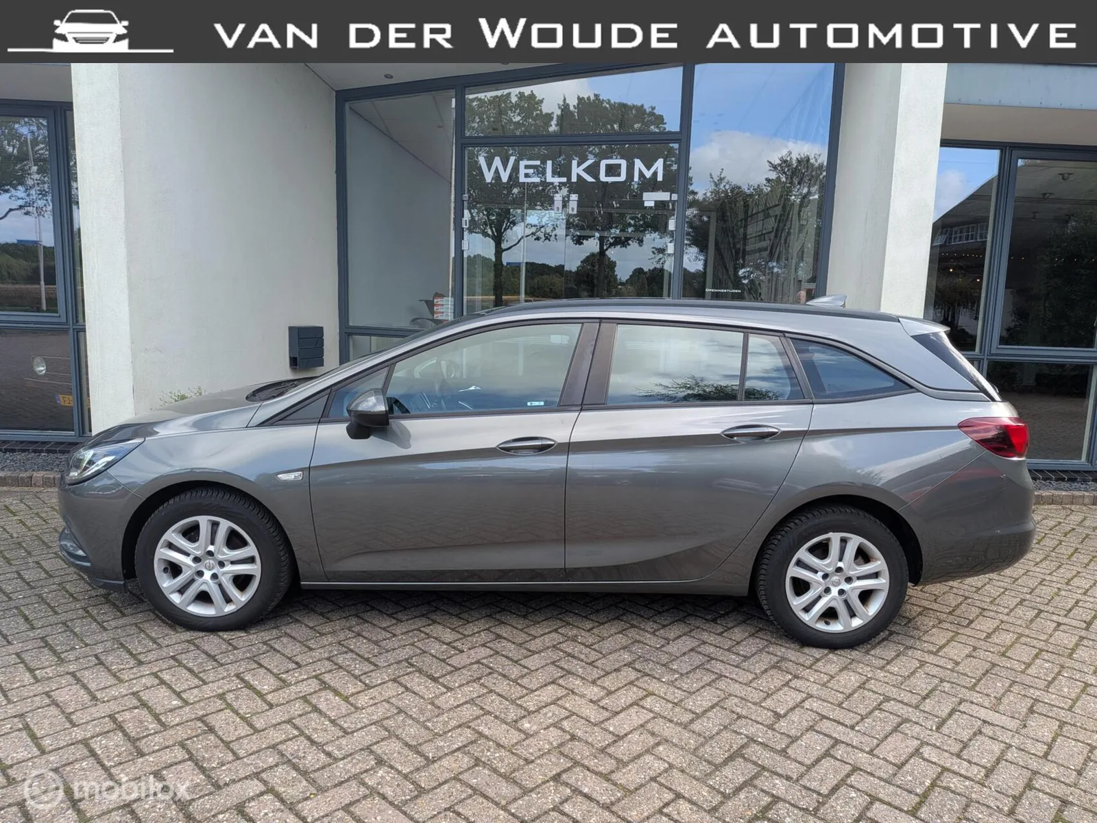 Opel Astra (2018) — foto 1