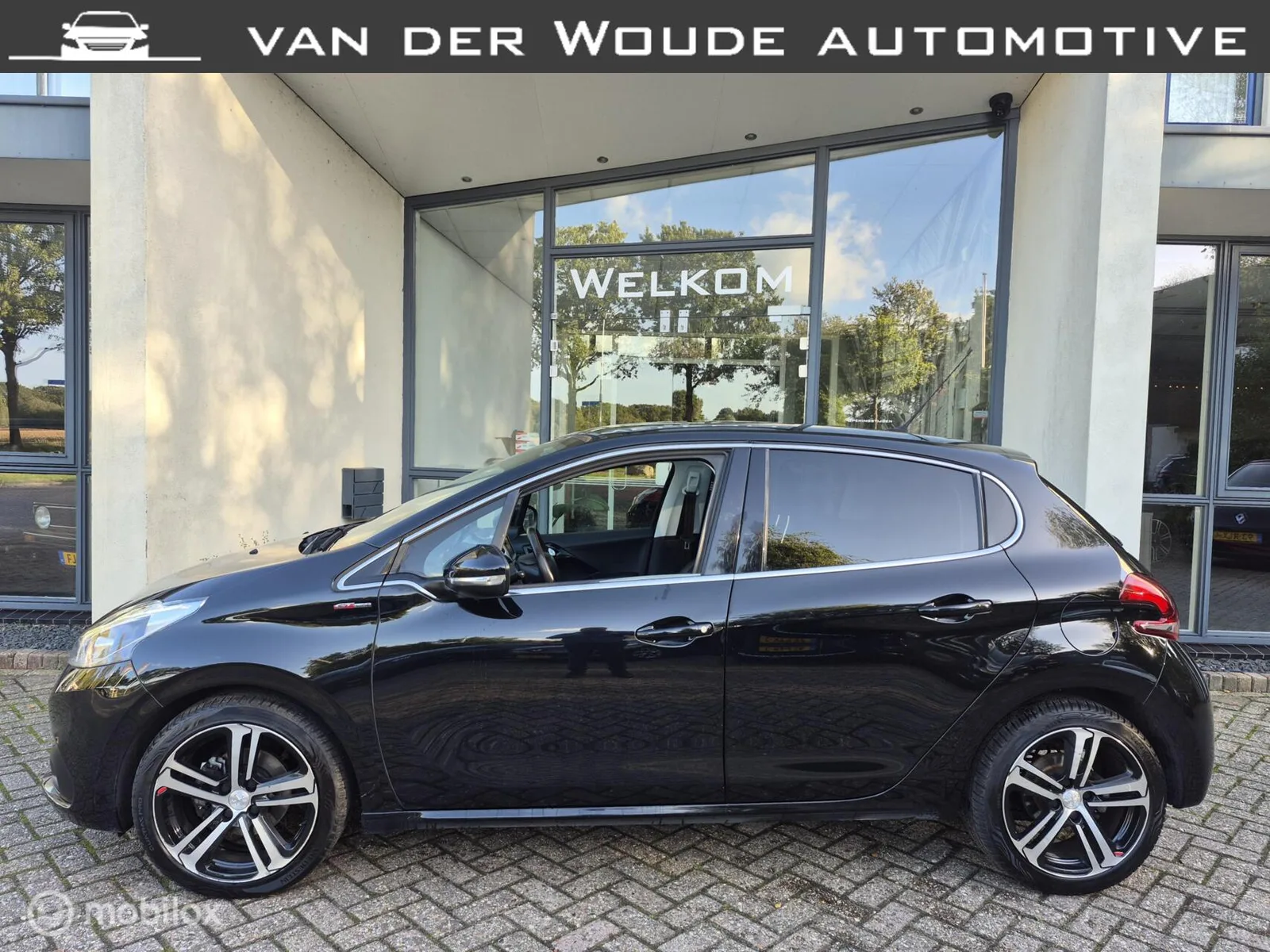 Peugeot 208 (2018) — foto 1