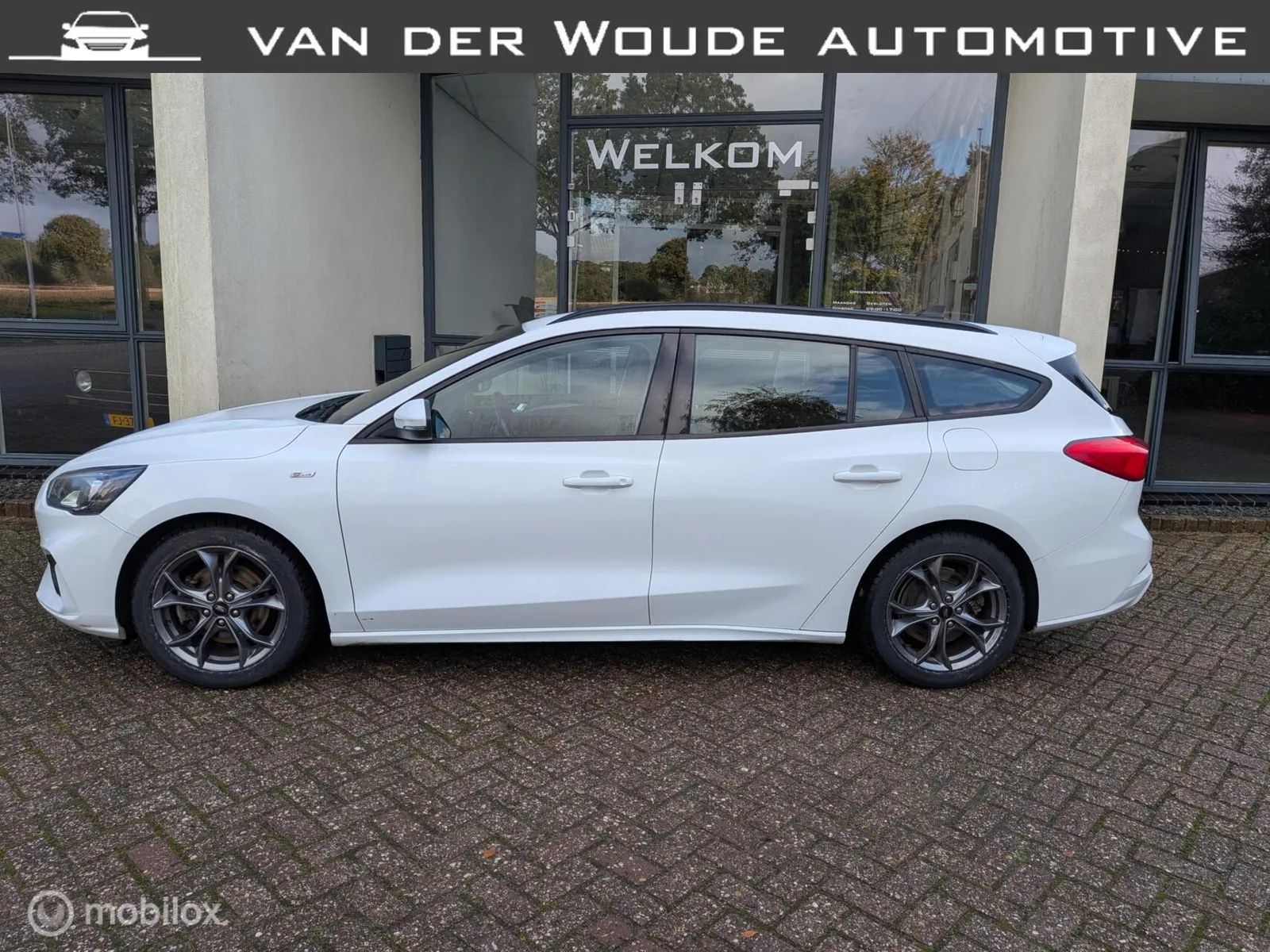 Ford Focus (2021) — foto 1