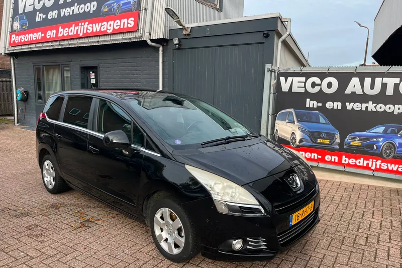 Peugeot 5008 (2011)