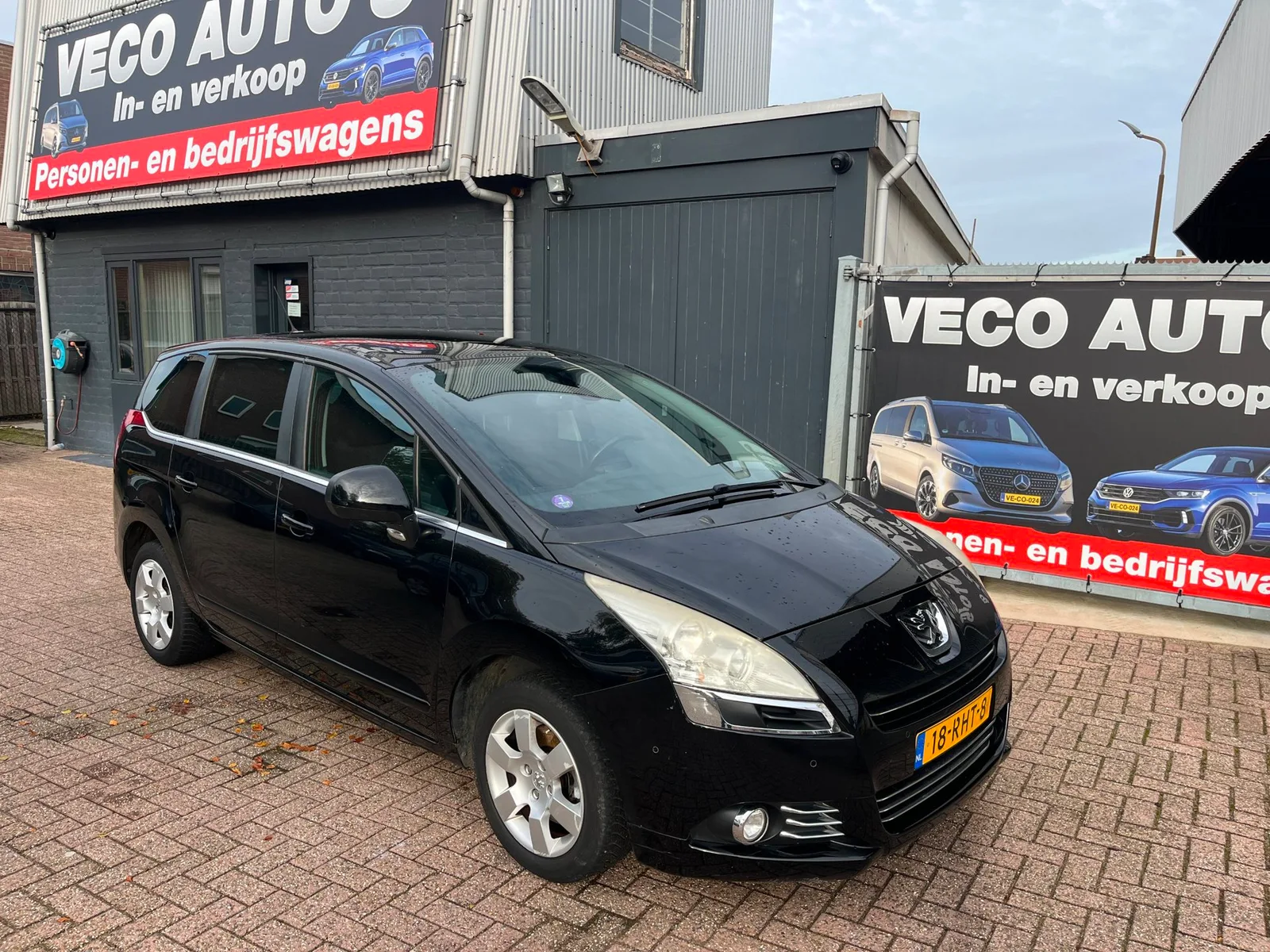 Peugeot 5008 (2011) — foto 1