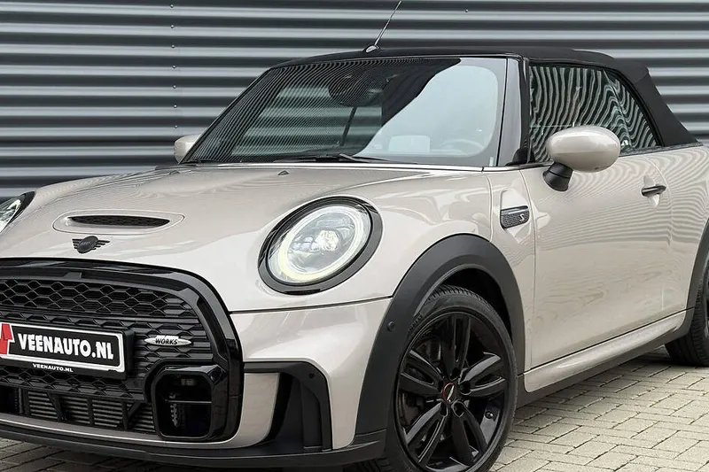 MINI Cabrio (2023)