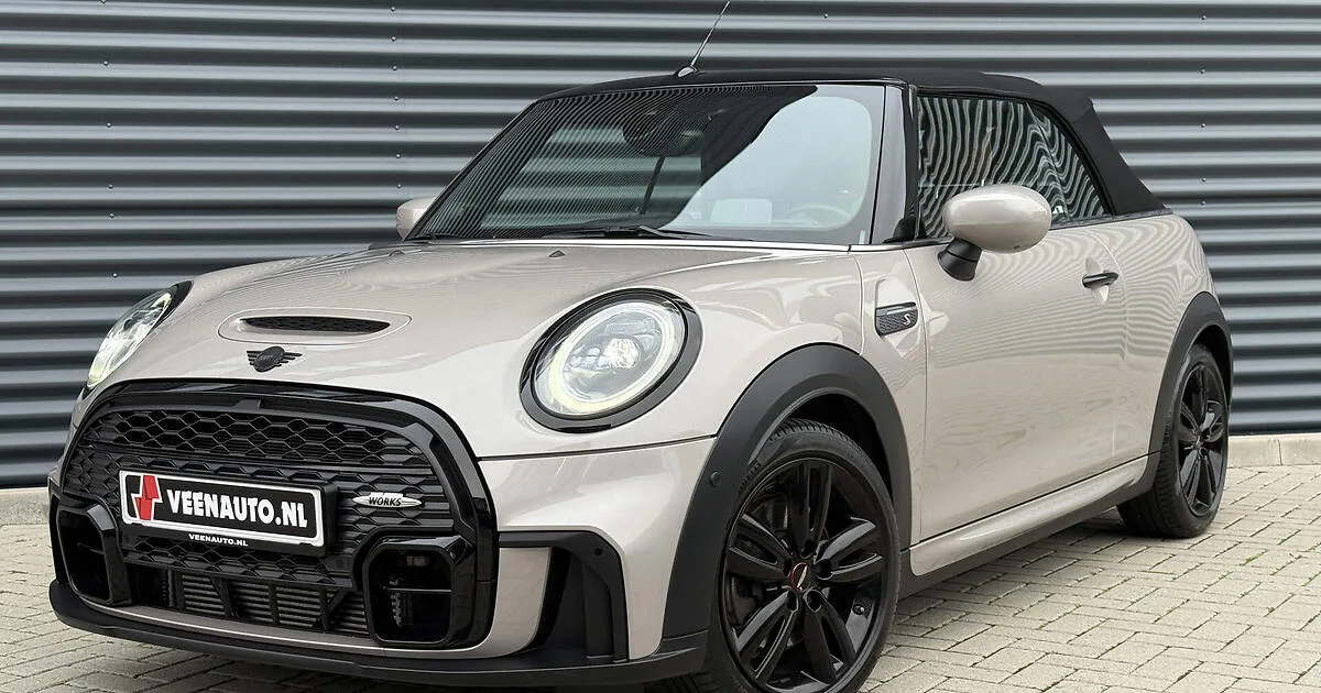 MINI Cabrio (2023) — foto 1
