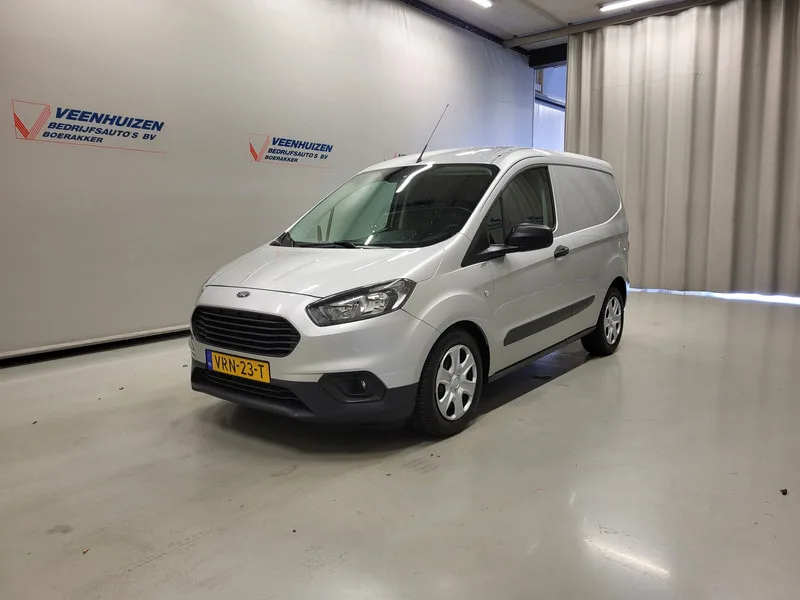 Ford Transit Courier (2022) — foto 1