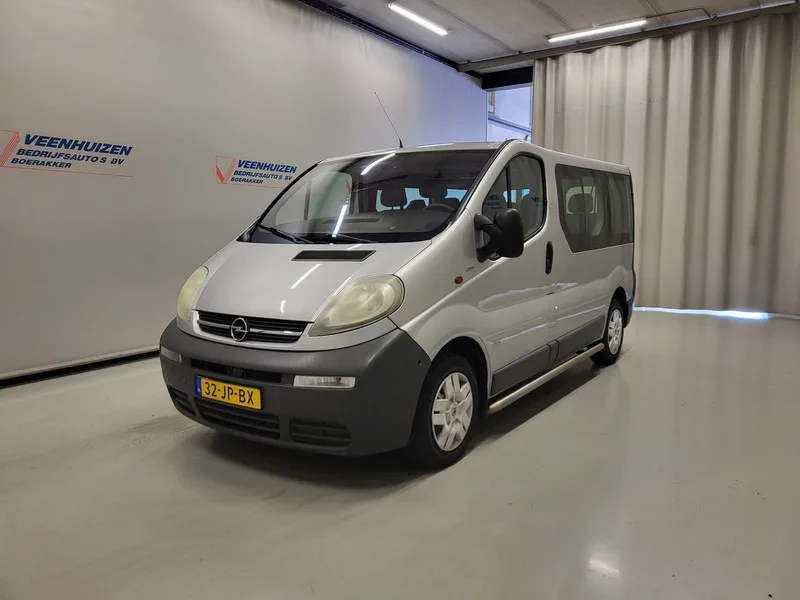 Opel Vivaro (2002) — foto 1