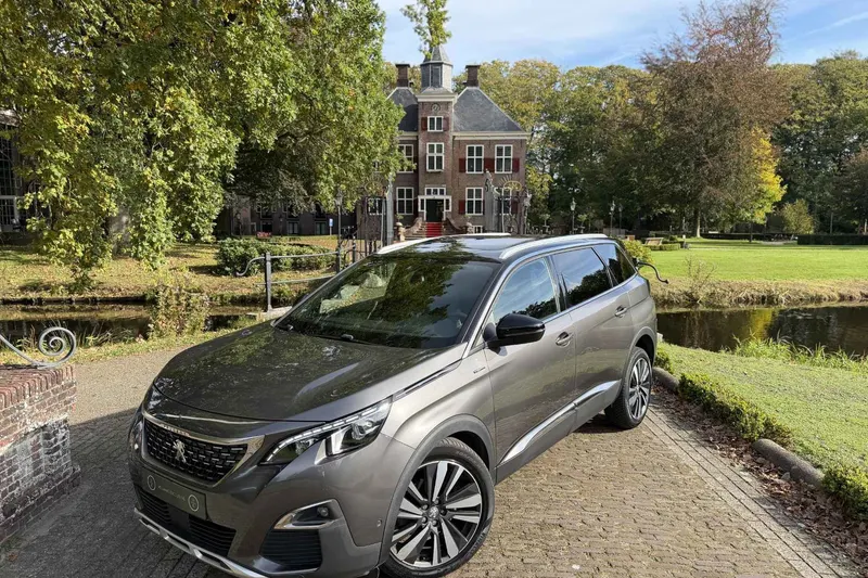 Peugeot 5008 (2017)