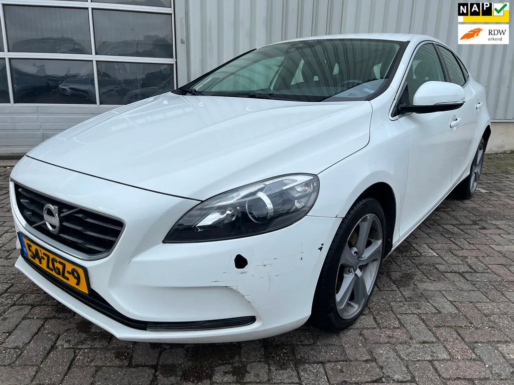 Volvo V40 (2012) — foto 1