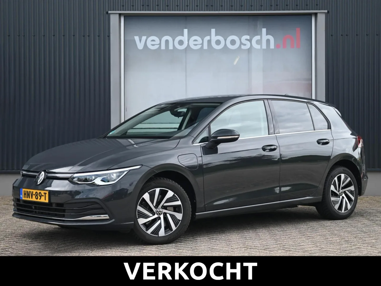 Volkswagen Golf (2021) — foto 1