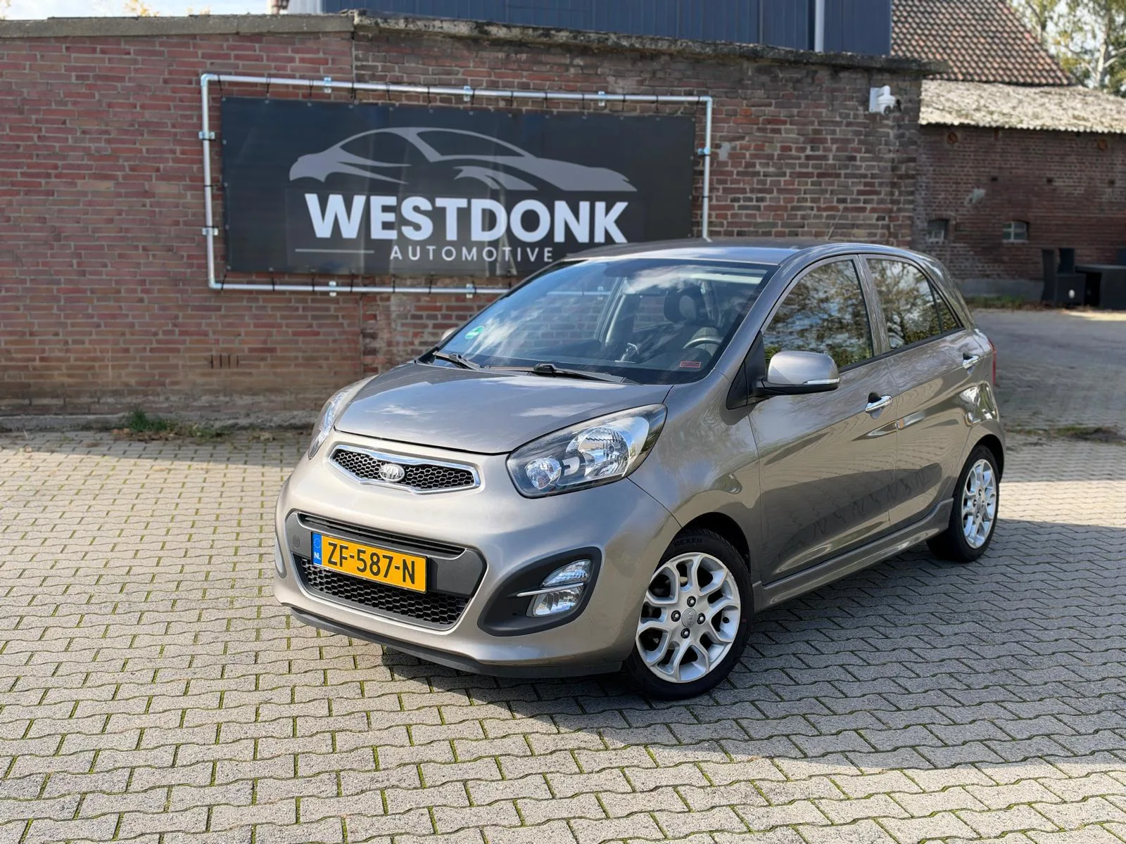 Kia Picanto (2012) — foto 1