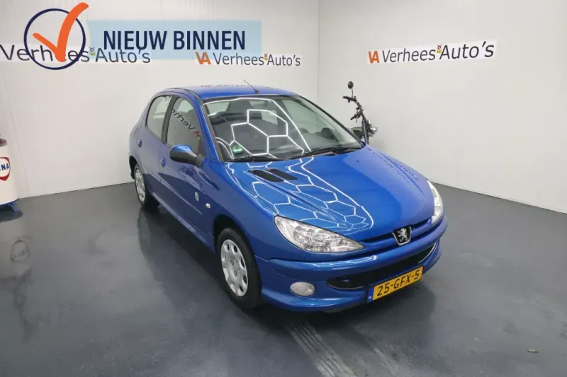 Peugeot 206 (2008)