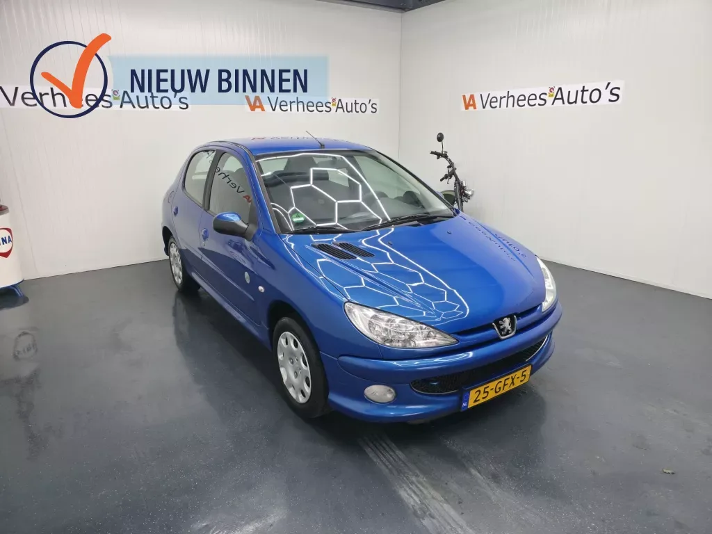Peugeot 206 (2008) — foto 1