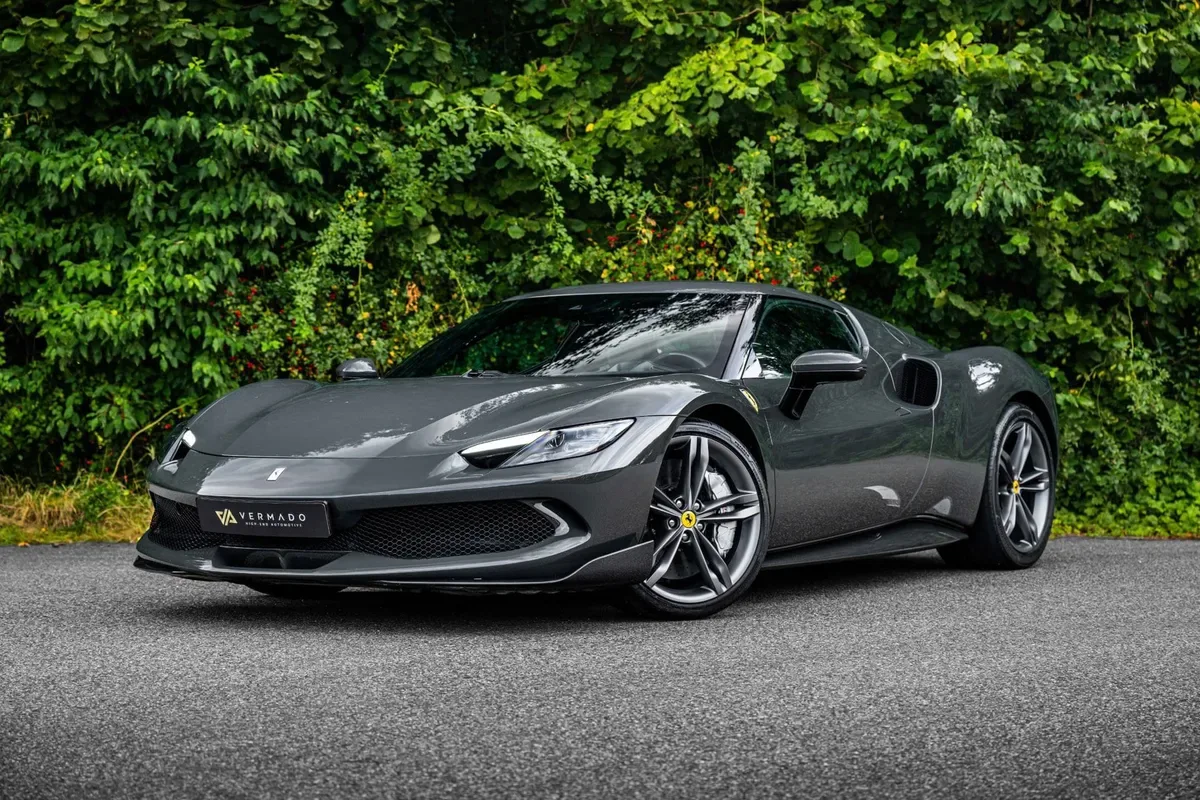 Ferrari 296 GTB (2022) — foto 1