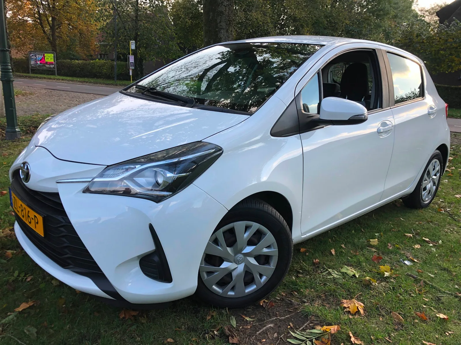 Toyota Yaris (2019) — foto 1