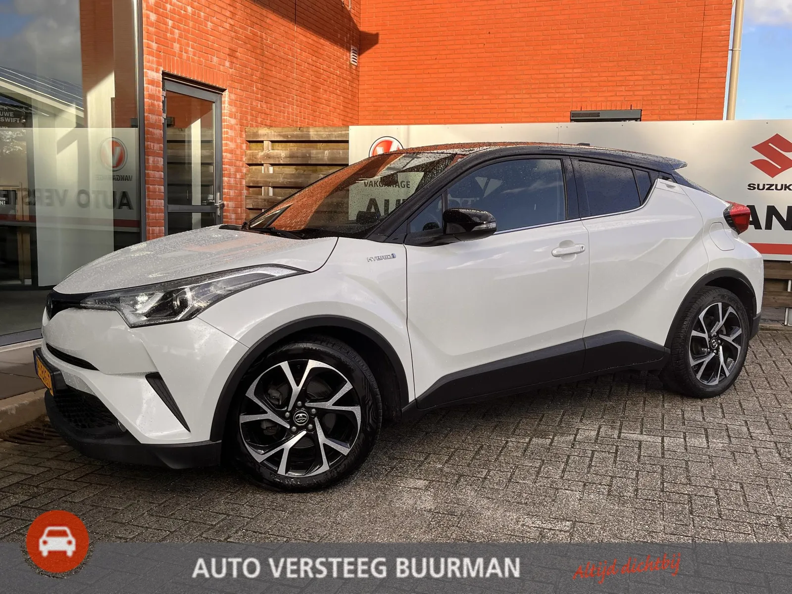 Toyota C-HR (2017) — foto 1