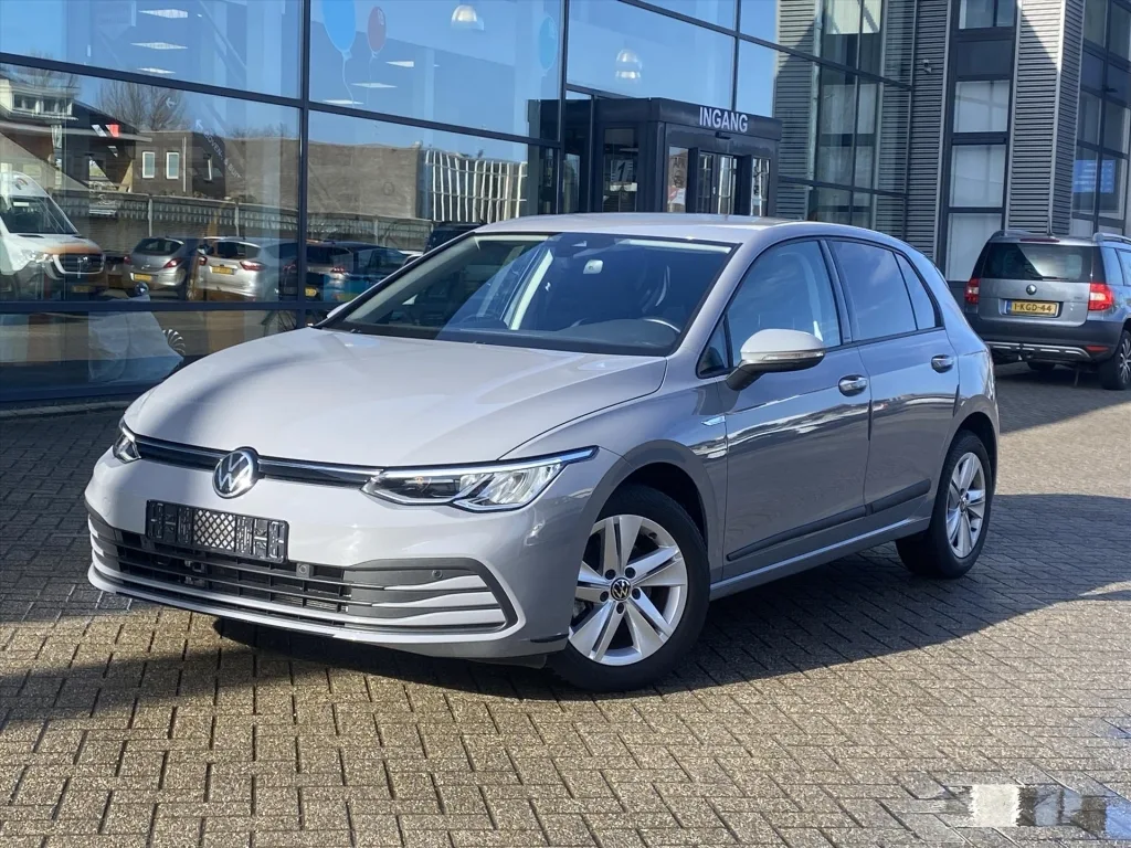 Volkswagen Golf (2020) — foto 1