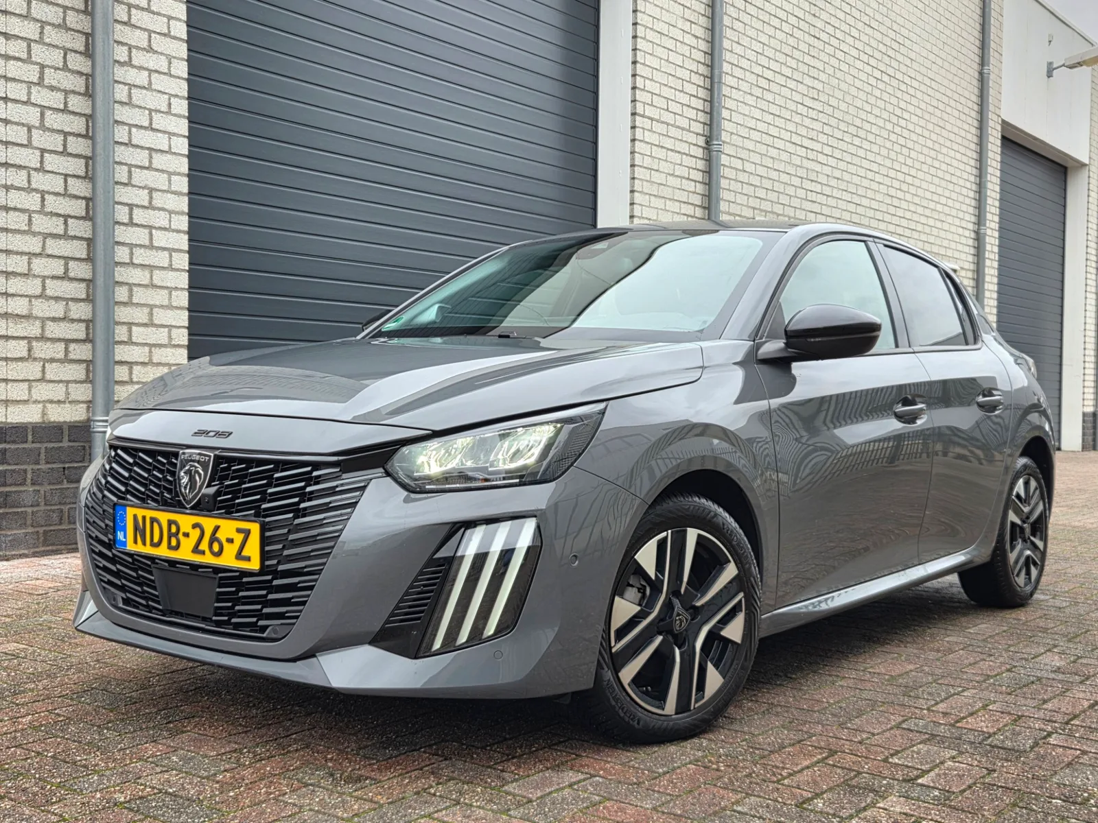 Peugeot 208 (2025) — foto 1