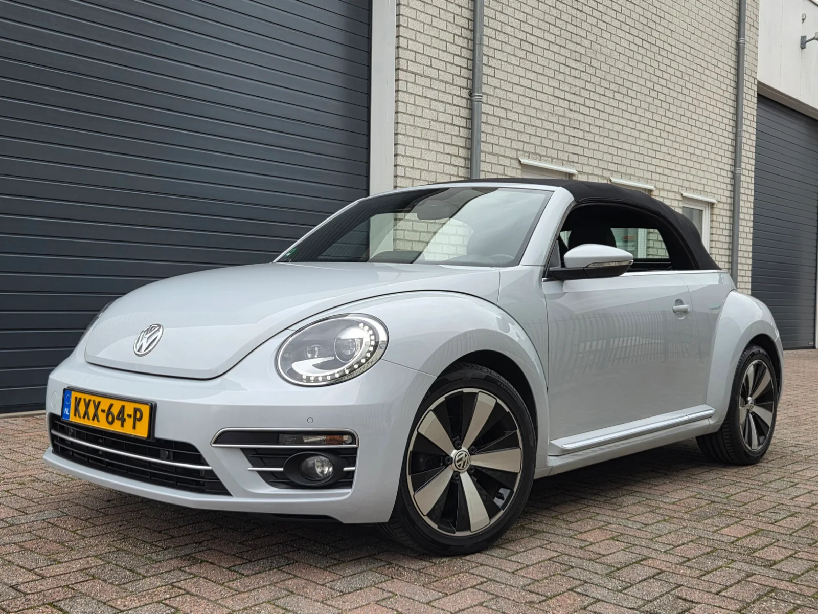 Volkswagen Beetle (2017) — foto 1