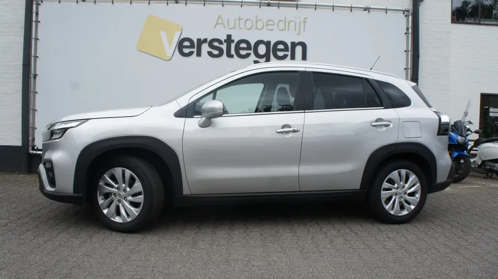 Suzuki S-Cross (2024) — foto 1