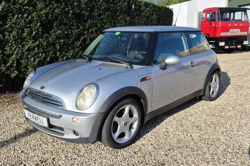 MINI Cooper (2005)