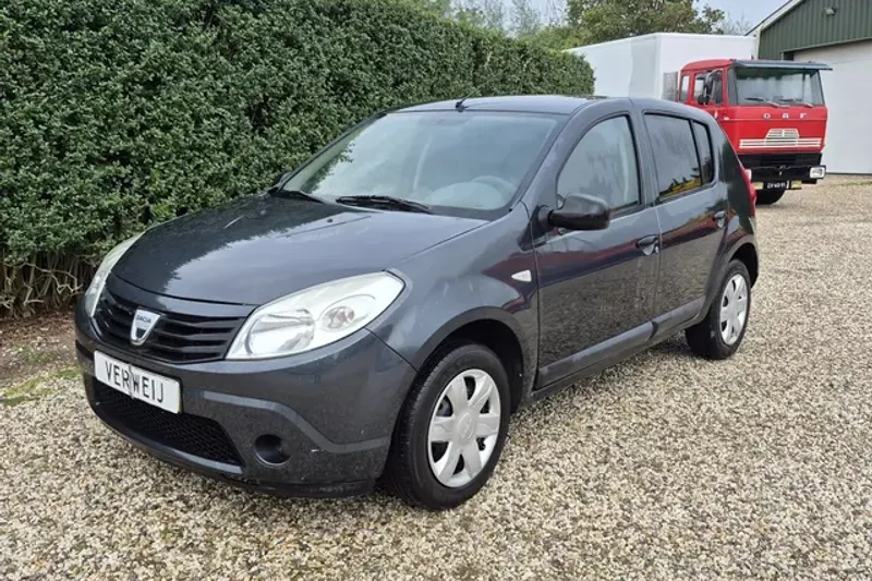 Dacia Sandero (2008)