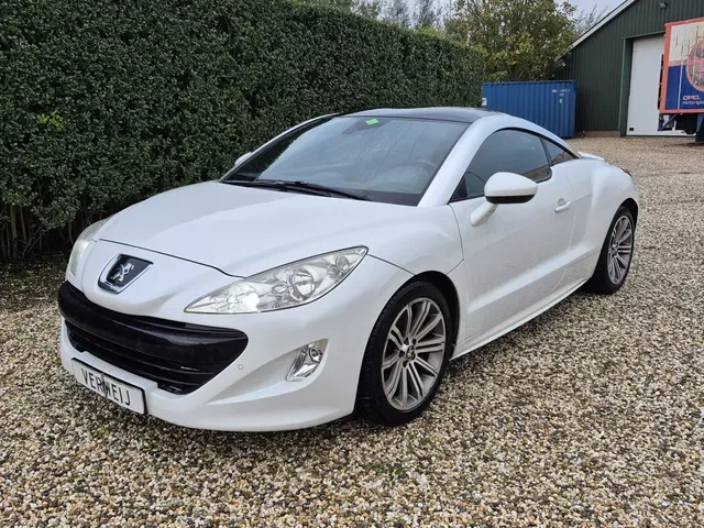 Peugeot RCZ (2011) — foto 1