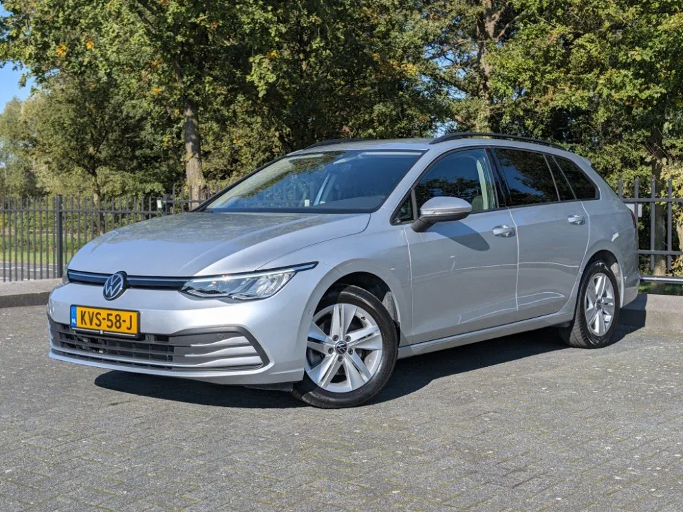 Volkswagen Golf (2021) — foto 1
