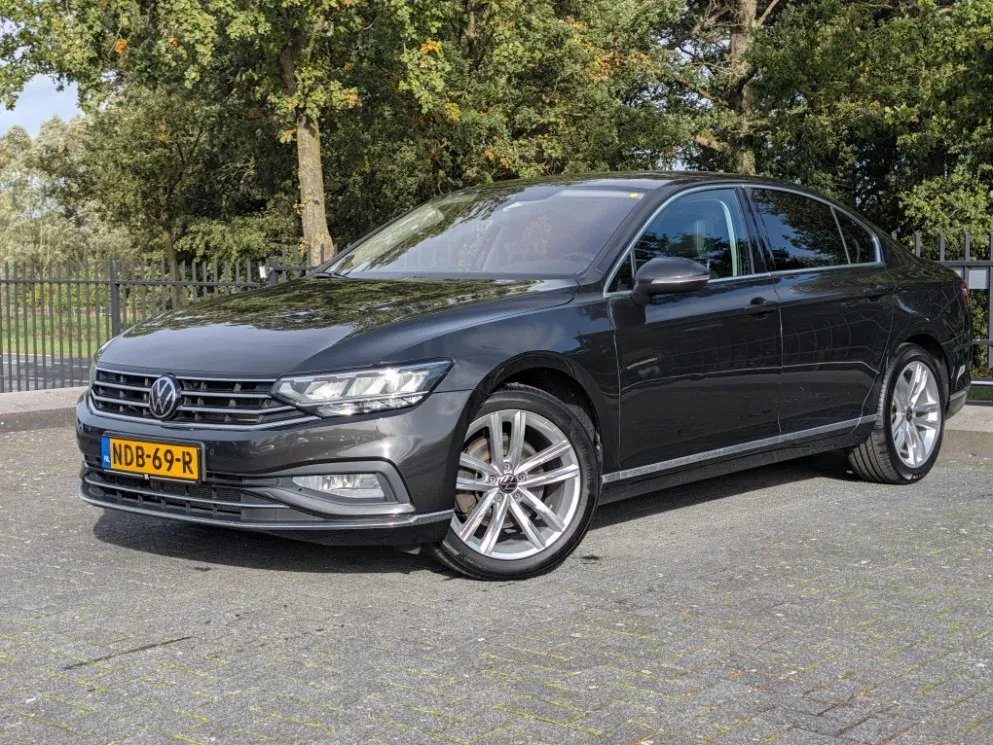 Volkswagen Passat (2021) — foto 1
