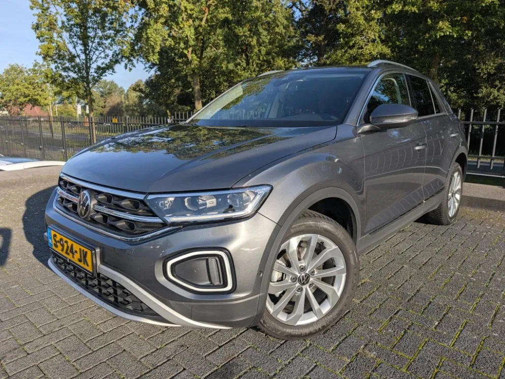 Volkswagen T-Roc (2022) — foto 1