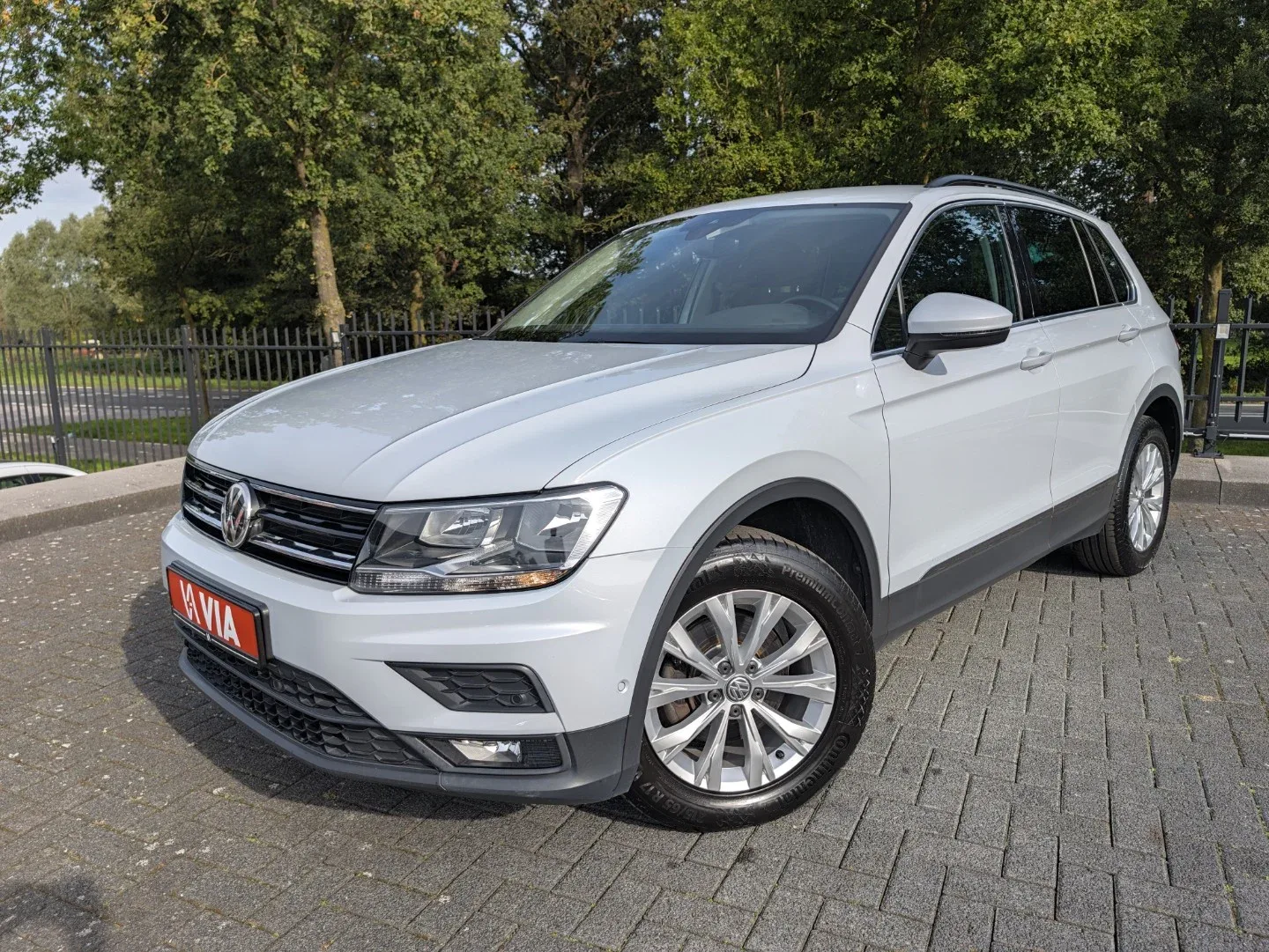 Volkswagen Tiguan (2018) — foto 1