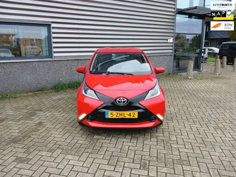 Toyota Aygo (2015) — foto 1
