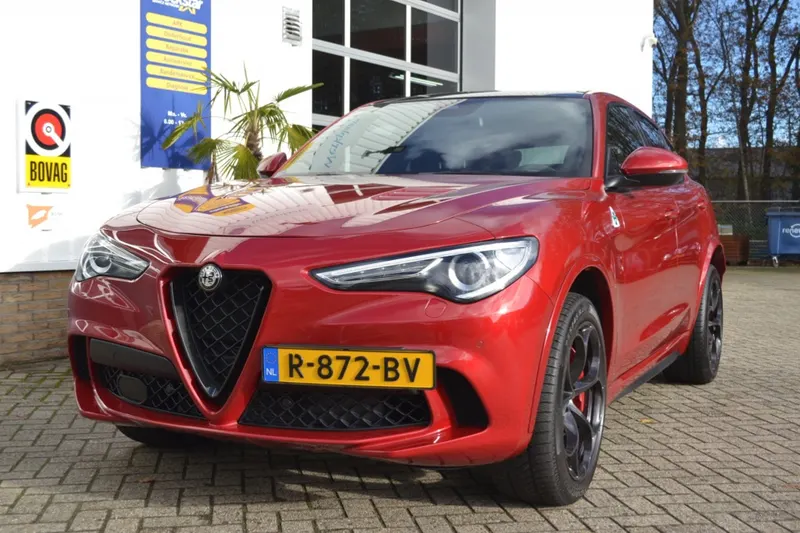 Alfa Romeo Stelvio (2018)