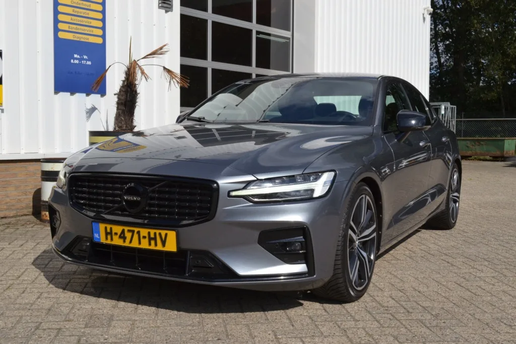 Volvo S60 (2020) — foto 1