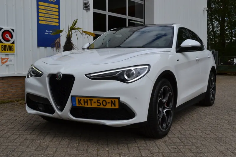 Alfa Romeo Stelvio (2021)