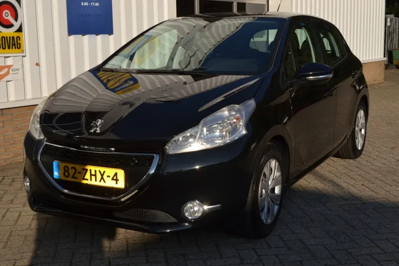 Peugeot 208 (2012)