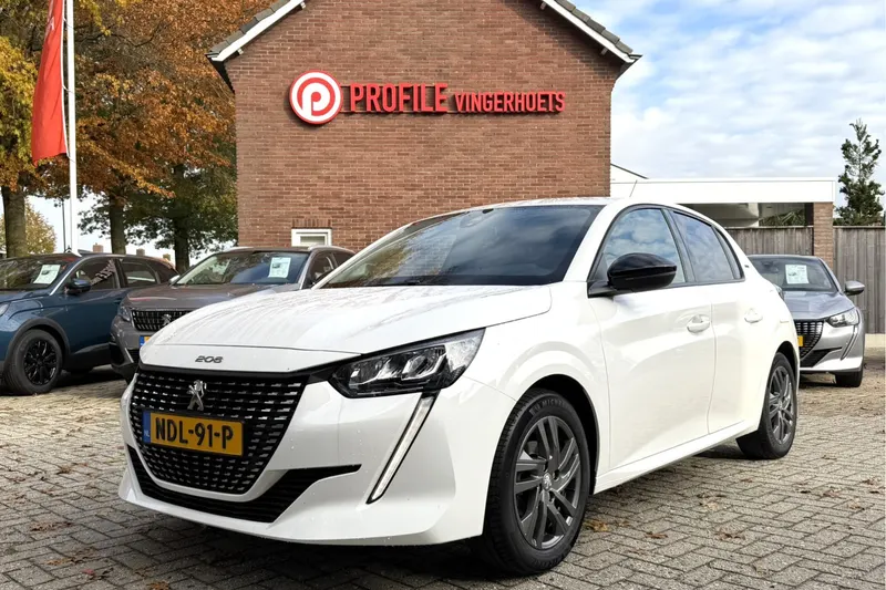 Peugeot 208 (2023)