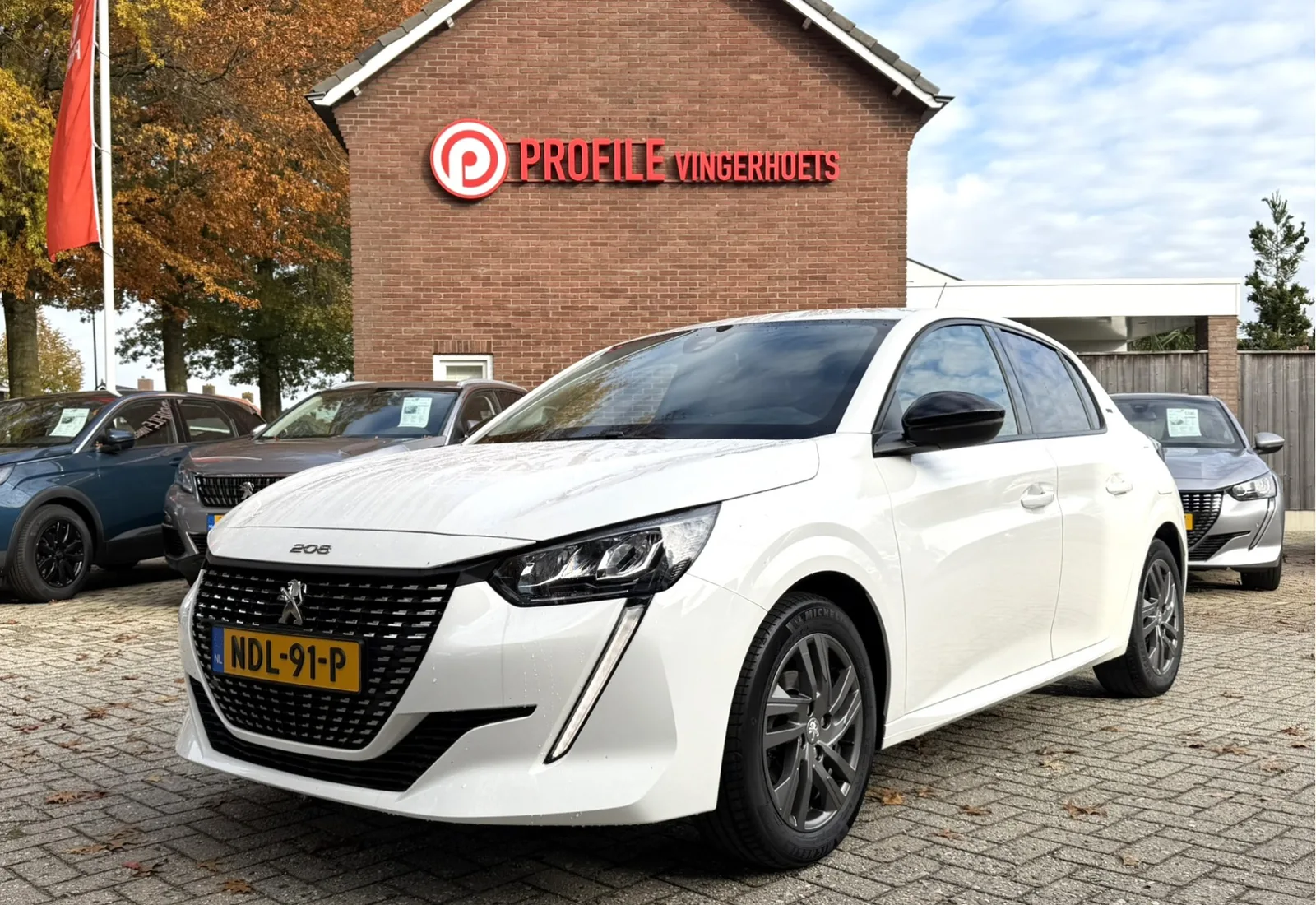 Peugeot 208 (2023) — foto 1