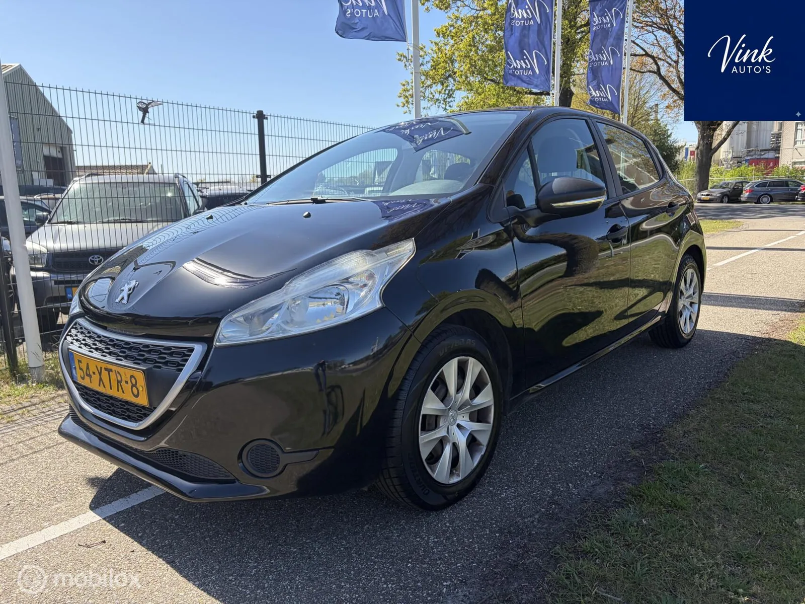 Peugeot 208 (2012) — foto 1
