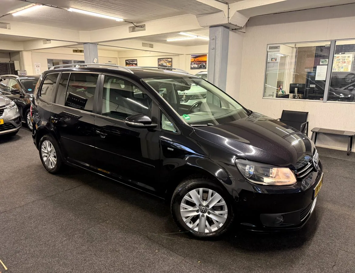 Volkswagen Touran (2013) — foto 1