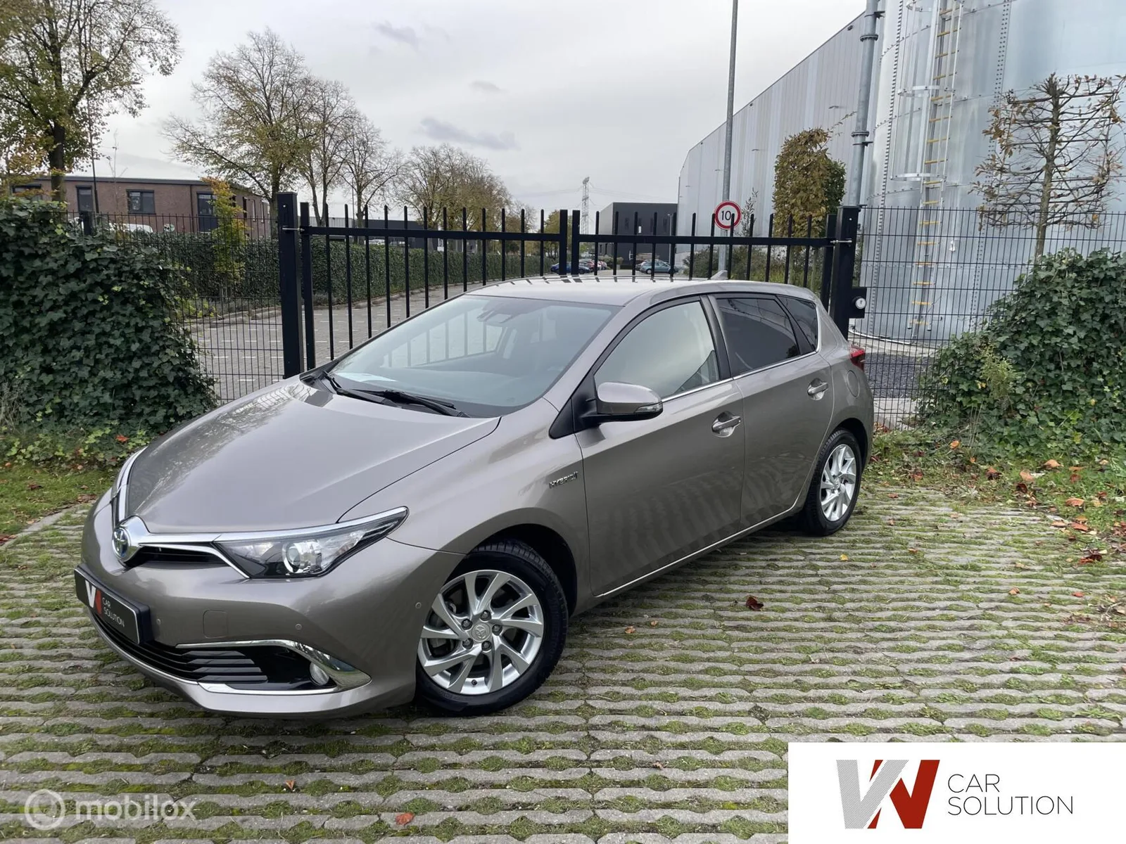 Toyota Auris (2015) — foto 1