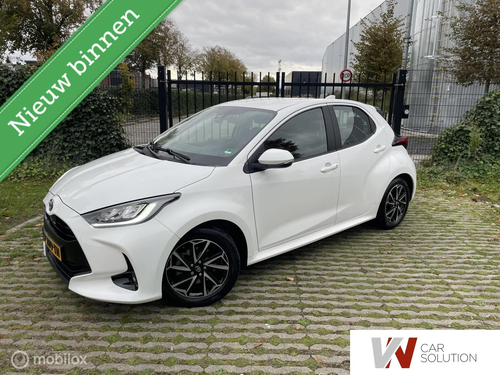 Toyota Yaris (2022) — foto 1