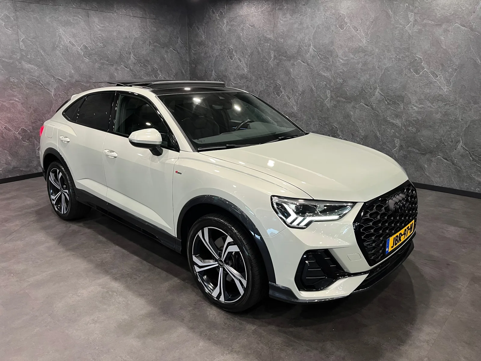 Audi Q3 Sportback (2022) — foto 1