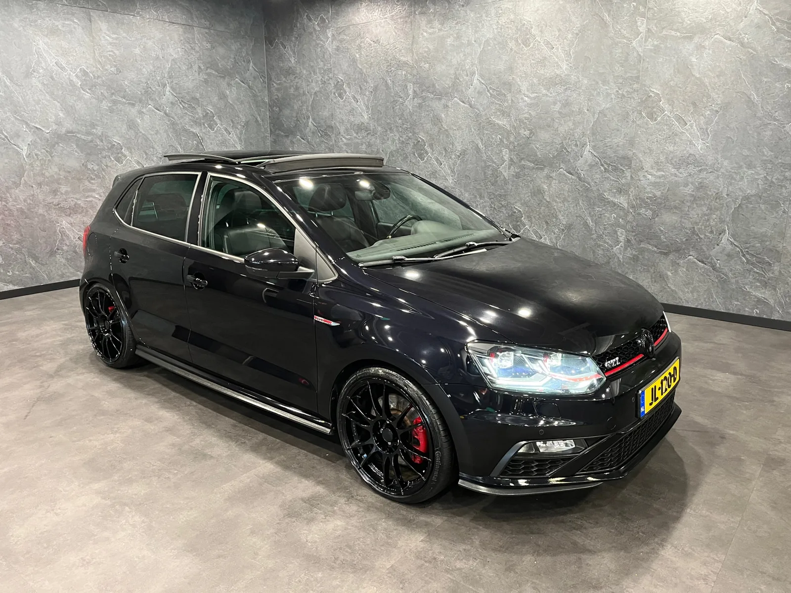 Volkswagen Polo (2016) — foto 1