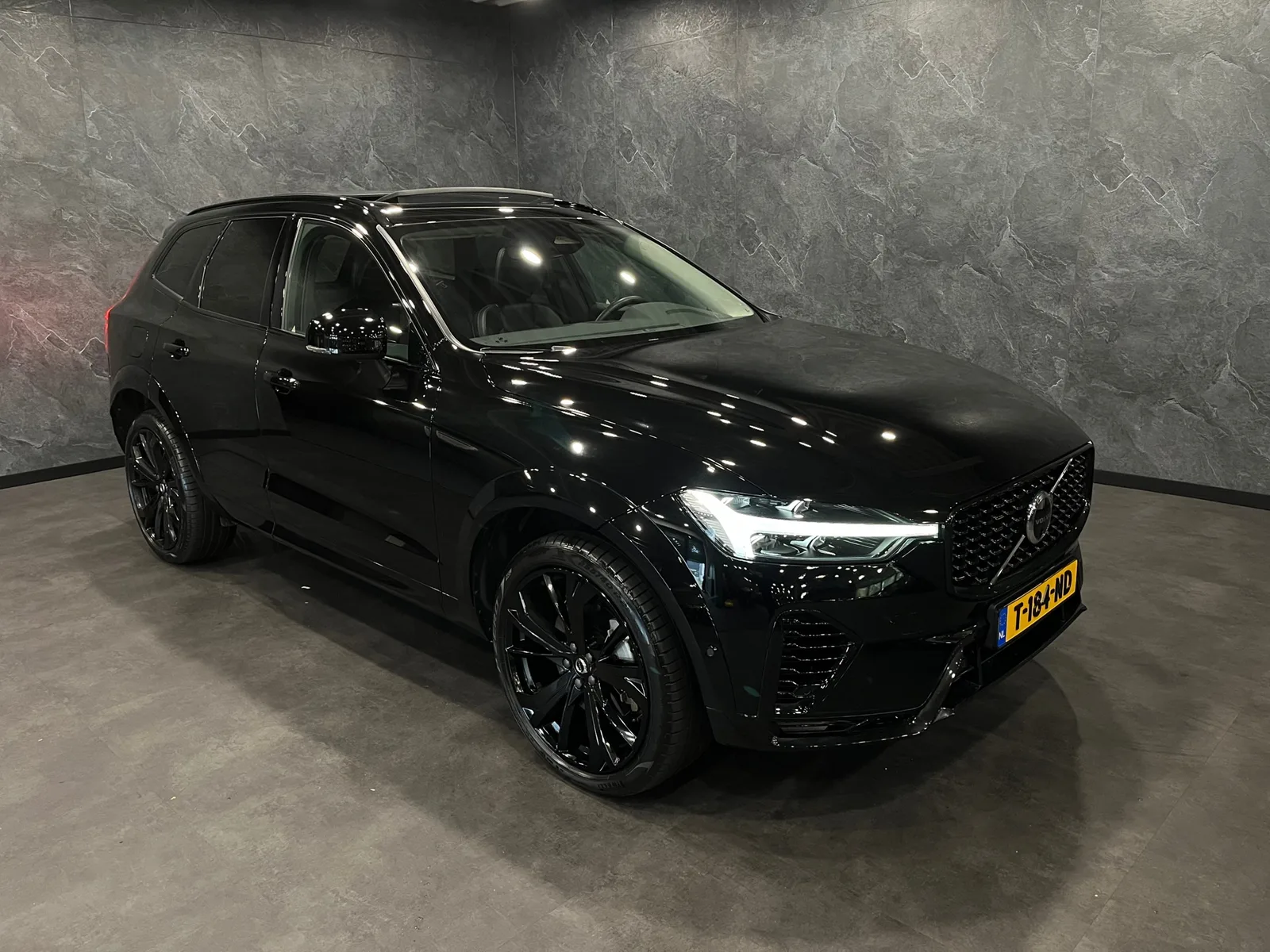 Volvo XC60 (2023) — foto 1