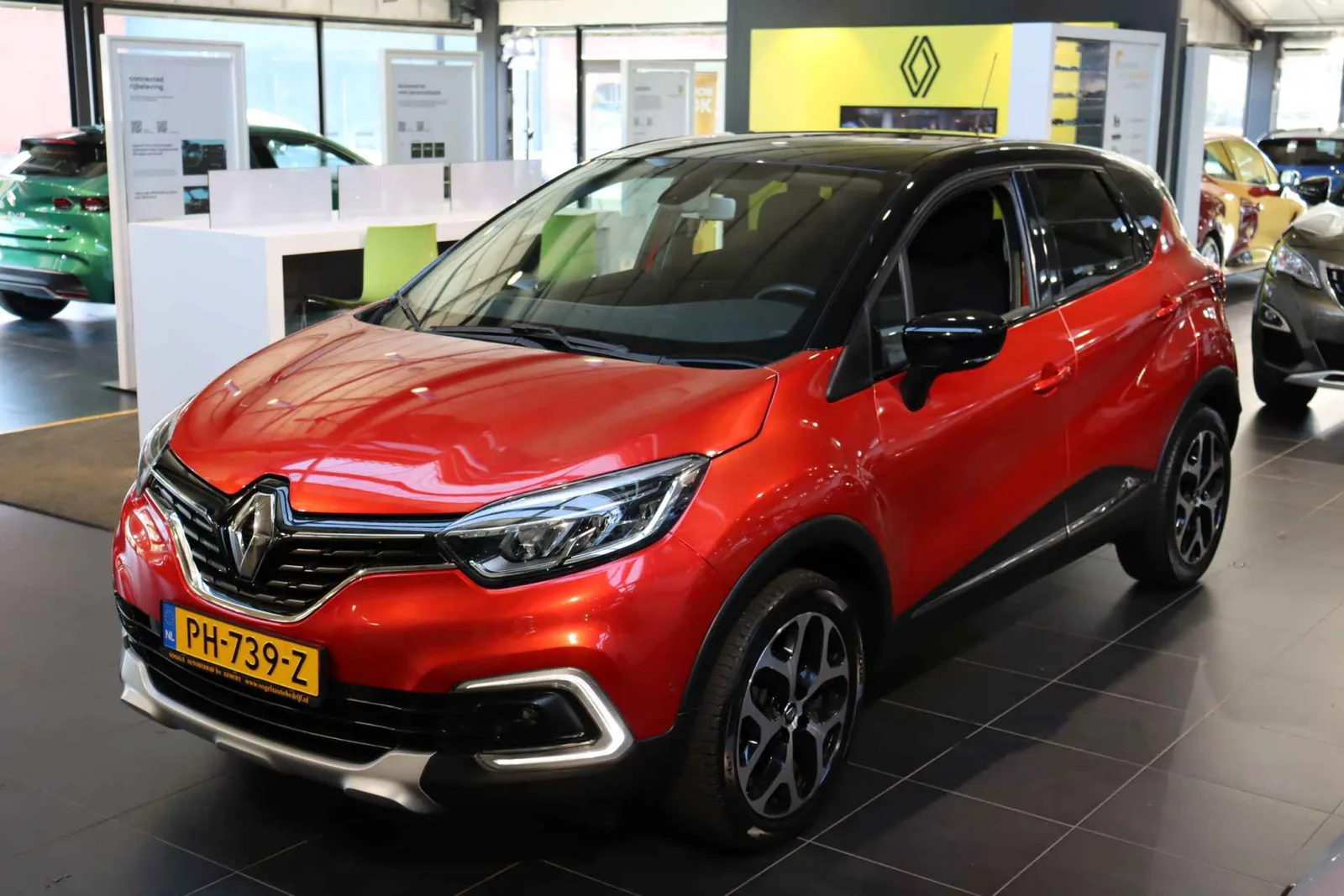 Renault Captur (2017) — foto 1